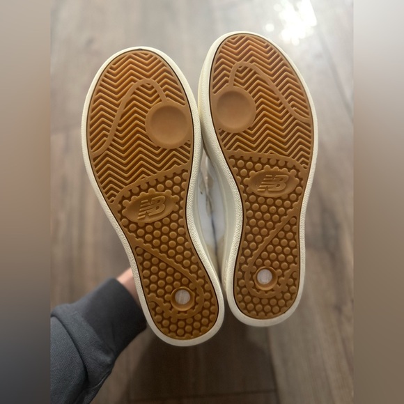 New Balance CT300 Women’s 6.5 Men’s 5 White Cream Suede Gum Sole Sneakers - Picture 10 of 10